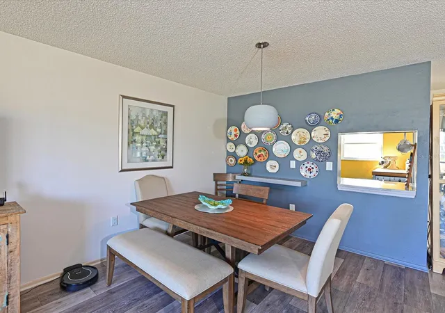 Listing Photo 5 - Condo for sale in building located at 4240 Ironwood Cir, Bradenton, FL 34209 - Unit #206A