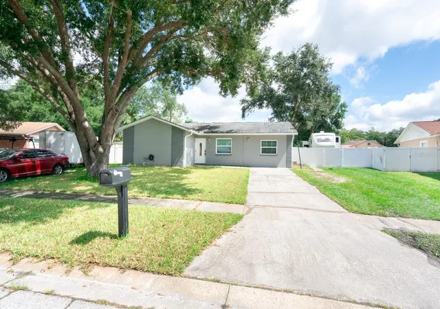 Photo 2 of Single family home for sale at 13915 Bridgeport Dr, Tampa, FL 33625 | MLS# TB8553027 | Listing updated on 2026-09-29