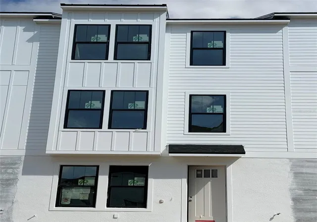 Photo 1 of Townhouse for sale at 15207 Groveside Rd, Winter Garden, FL 34787 | MLS# O6445574 | Listing updated on 2026-09-30