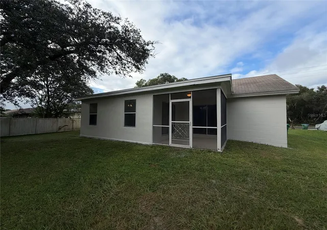 Photo 4 of Single family home for sale at 881 Vicksburg St, Deltona, FL 32725 | MLS# O6445595 | Listing updated on 2026-10-09