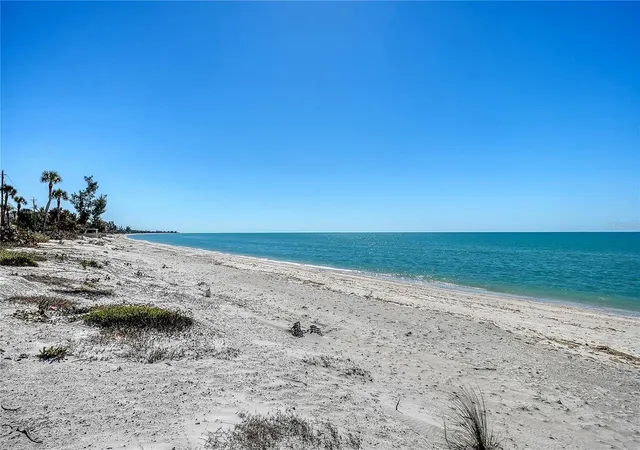 Photo 3 of Single family home for sale at 2116 Casey Key Rd, Nokomis, FL 34275 | MLS# A4707764 | Listing updated on 2026-10-07