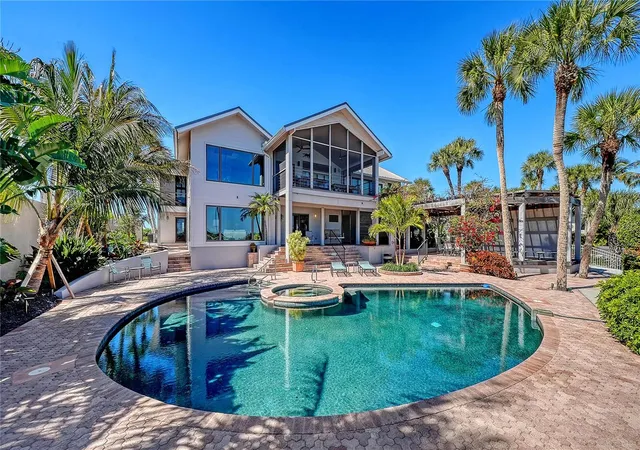 Photo 4 of Single family home for sale at 2116 Casey Key Rd, Nokomis, FL 34275 | MLS# A4707764 | Listing updated on 2026-10-07