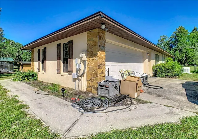 Photo 2 of Sale Pending at 122 Wgto Tower Rd, Lake Alfred, FL 33850 | MLS# O6445599 | Listing updated on 2026-10-07