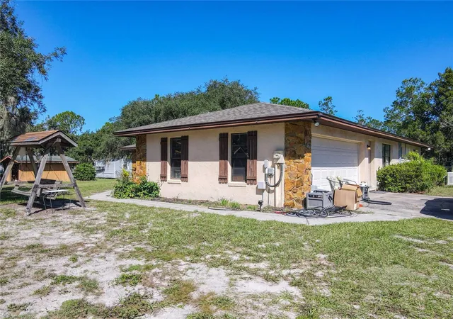 Photo 3 of Sale Pending at 122 Wgto Tower Rd, Lake Alfred, FL 33850 | MLS# O6445599 | Listing updated on 2026-10-07
