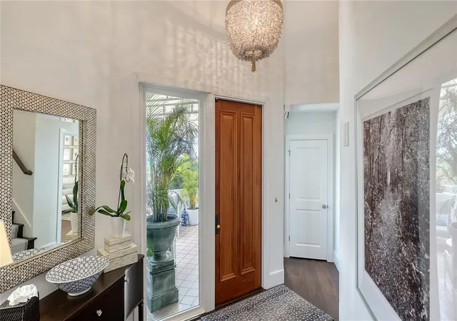 Photo 4 of Condo for sale at 340 Gulf Of Mexico Dr #136, Longboat Key, FL 34228 | MLS# A4707766 | Listing updated on 2026-10-03