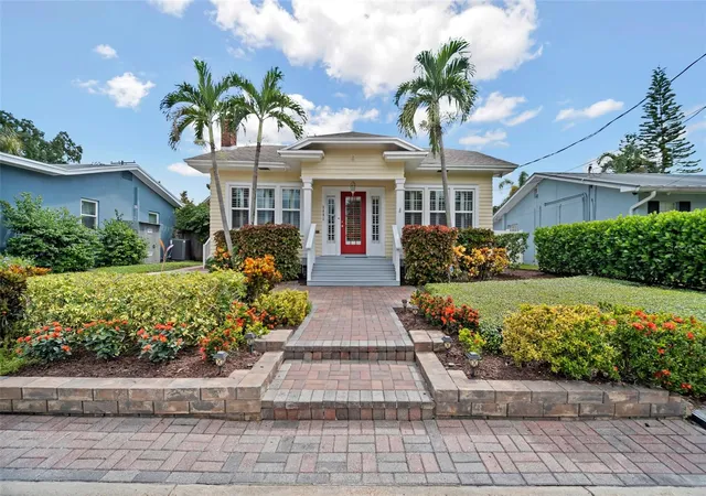 Photo 2 of Single family home for sale at 3002 W Angeles St, Tampa, FL 33629 | MLS# TB8553039 | Listing updated on 2026-10-04