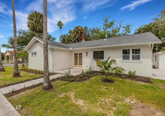 Photo 4 of Sale Pending at 635 Highland Ave, Dunedin, FL 34698 | MLS# TB8553046 | Listing updated on 2026-10-07