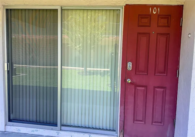Listing Photo 4 - Condo for sale in building located at 2920 Clark Rd, SARASOTA, FL 34231 - Unit #101