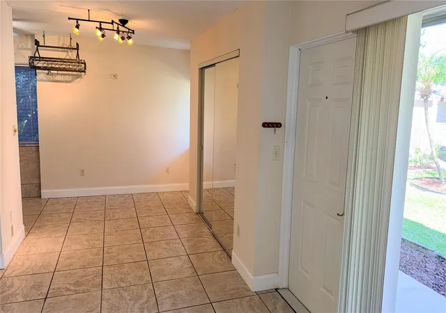 Listing Photo 5 - Condo for sale in building located at 2920 Clark Rd, SARASOTA, FL 34231 - Unit #101