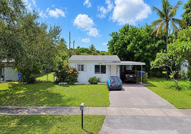Photo 1 of Single family home for sale at 2617 Ne 16th Avenue, Pompano Beach, FL 33064 | MLS# TB8553048 | Listing updated on 2026-10-05