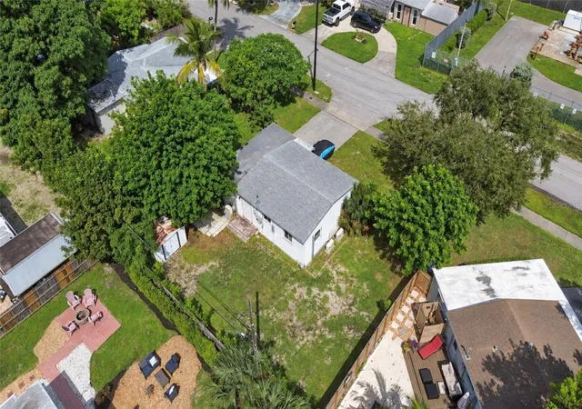 Photo 2 of Single family home for sale at 2617 Ne 16th Avenue, Pompano Beach, FL 33064 | MLS# TB8553048 | Listing updated on 2026-10-05