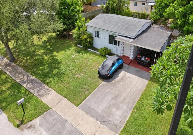 Photo 3 of Single family home for sale at 2617 Ne 16th Avenue, Pompano Beach, FL 33064 | MLS# TB8553048 | Listing updated on 2026-10-05