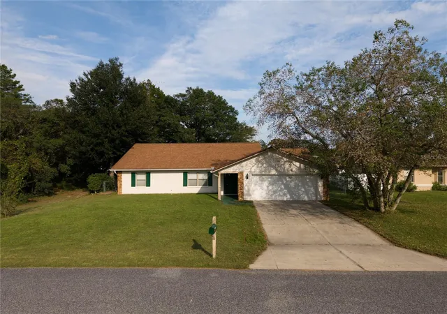 Photo 3 of Single family home for sale at 13718 Sw 40th Circle, Ocala, FL 34473 | MLS# OM733054 | Listing updated on 2026-10-01