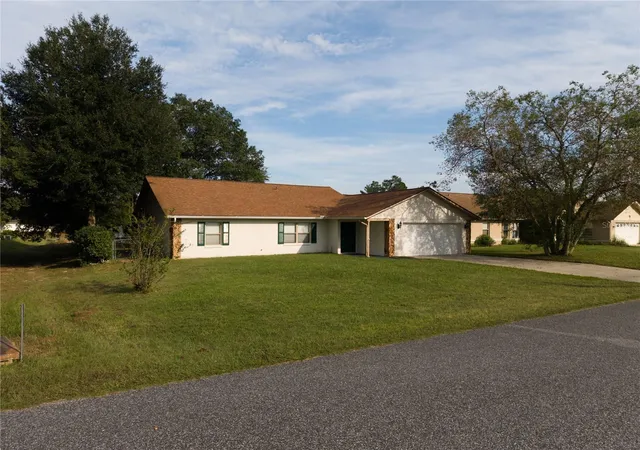 Photo 3 of Single family home for sale at 13718 SW 40th Circle, Ocala, FL 34473 | MLS# OM733054 | Listing updated on 2026-10-01