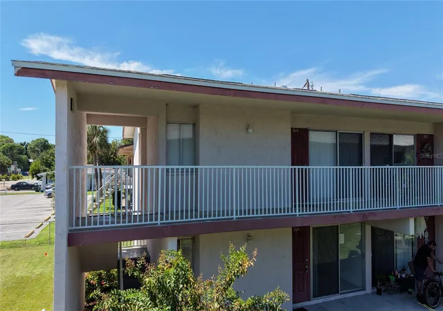 Photo 3 of Multi family home for sale at 2920 Clark Rd #204, Sarasota, FL 34231 | MLS# C7531342 | Listing updated on 2026-10-02