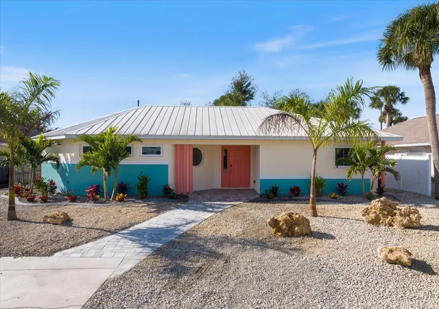 Single family home for sale at 842 Guild Dr, VENICE, FL 34285 | MLS# N6145975