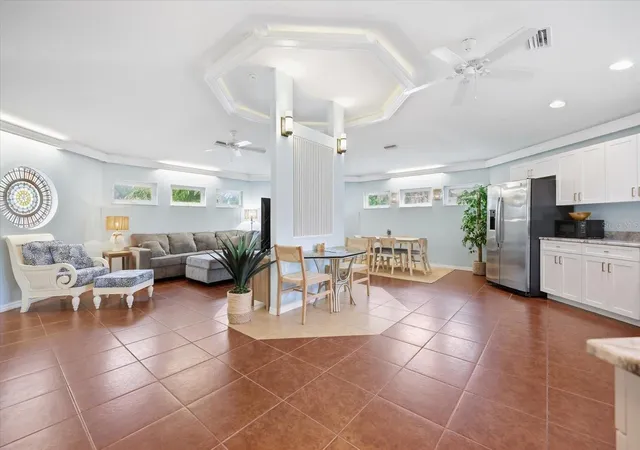 Photo 4 of Single family home for sale at 842 Guild Dr, Venice, FL 34285 | MLS# N6145975 | Listing updated on 2026-10-07