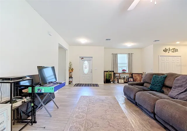 Photo 3 of Single family home for sale at 6027 Acorn Cir, Labelle, FL 33935 | MLS# D6148964 | Listing updated on 2026-10-02