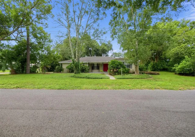 Photo 1 of Single family home for sale at 1641 Stanley St, Longwood, FL 32750 | MLS# O6445667 | Listing updated on 2026-10-07