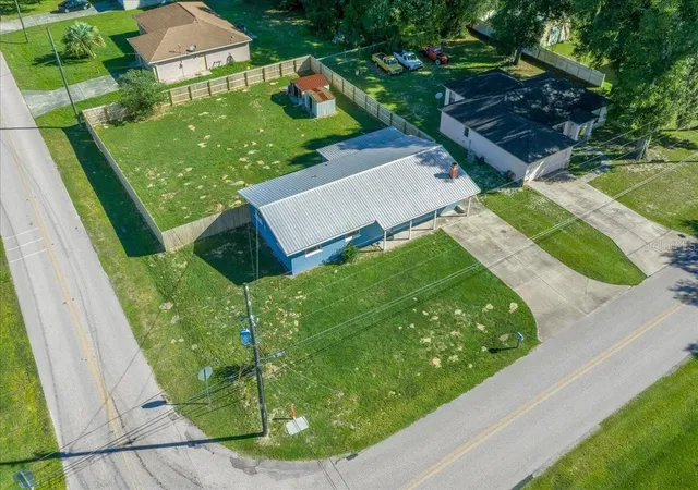 Photo 3 of Single family home for sale at 8481 Se 120th Place, Belleview, FL 34420 | MLS# OM733058 | Listing updated on 2026-10-06
