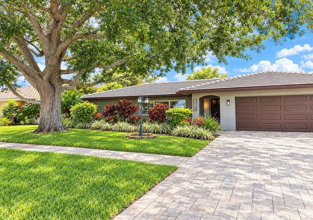 Photo 3 of Single family home for sale at 11158 137th Street N, Largo, FL 33774 | MLS# TB8553068 | Listing updated on 2026-10-07