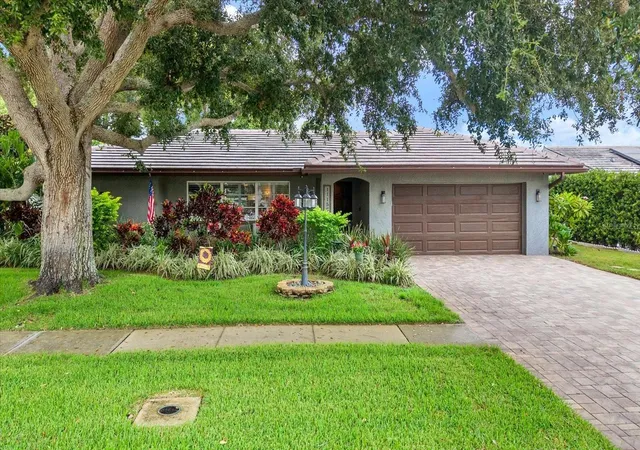 Photo 1 of Single family home for sale at 11158 137th Street N, Largo, FL 33774 | MLS# TB8553068 | Listing updated on 2026-10-07