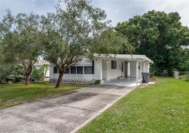 Manufactured home for sale at 528 Skyline Dr W, LAKELAND, FL 33801 | MLS# L4965421