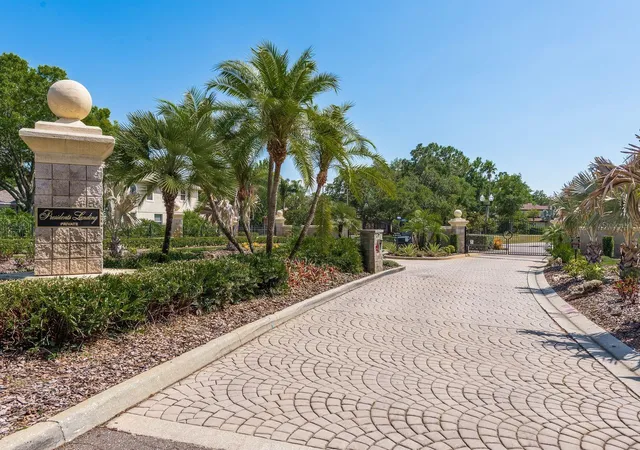 Photo 4 of Single family home for sale at 3763 Executive Dr, Palm Harbor, FL 34685 | MLS# TB8553073 | Listing updated on 2026-10-22