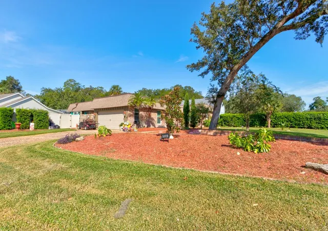 Photo 3 of Single family home for sale at 104 Rio Pinar Dr, Ormond Beach, FL 32174 | MLS# NS1089379 | Listing updated on 2026-09-30
