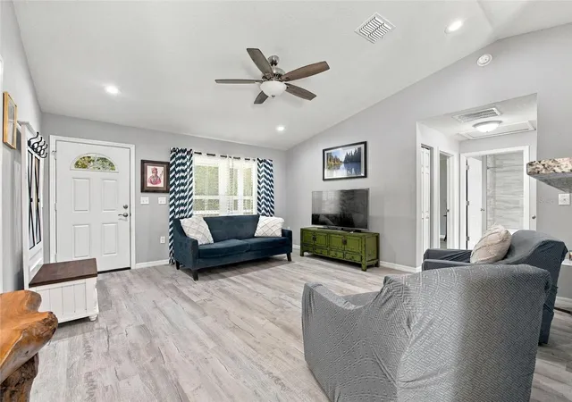 Photo 4 of Single family home for sale at 1658 NE 162nd Place, Citra, FL 32113 | MLS# OM733061 | Listing updated on 2026-10-09