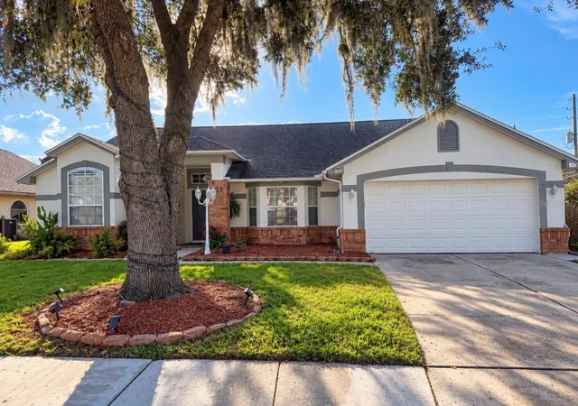 Photo 1 of Single family home for sale at 116 Moss Blf Rd, Kissimmee, FL 34746 | MLS# S5158479 | Listing updated on 2026-10-01