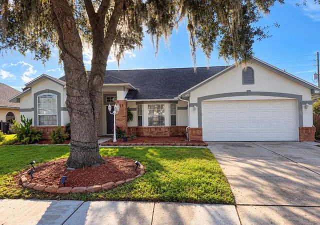 Photo 3 of Single family home for sale at 116 Moss Blf Rd, Kissimmee, FL 34746 | MLS# S5158479 | Listing updated on 2026-10-01
