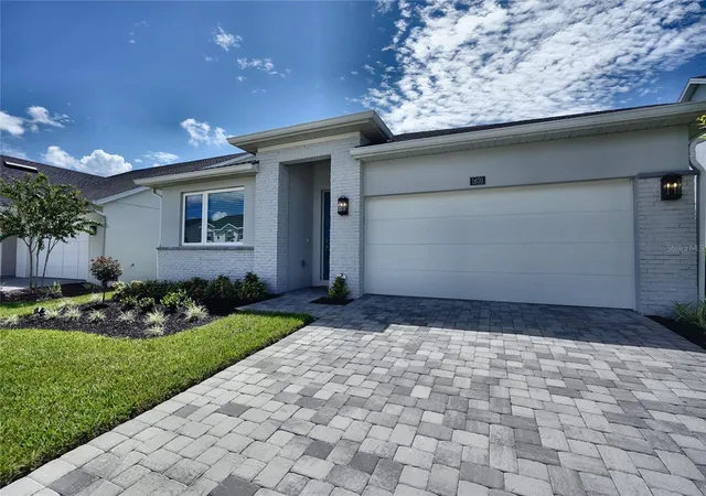 Photo 2 of Single family home for sale at 1670 Pinecliff Dr, Apopka, FL 32703 | MLS# O6445707 | Listing updated on 2026-10-06
