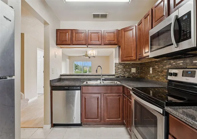 Photo 3 of Condo for sale at 1192 N Fairway Dr #1192, Apopka, FL 32712 | MLS# O6445709 | Listing updated on 2026-10-02