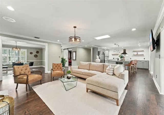 Photo 3 of Single family home for sale at 2549 Fox Squirrel Ct, Apopka, FL 32712 | MLS# O6445729 | Listing updated on 2026-10-06