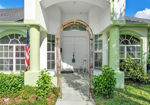 Photo 3 of Single family home for sale at 7434 Beaumont Dr, Lakeland, FL 33810 | MLS# L4965424 | Listing updated on 2026-10-03