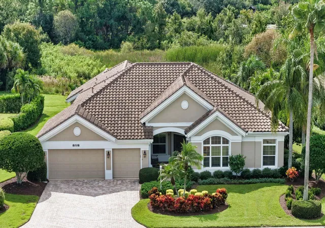 Photo 1 of Single family home for sale at 8008 Royal Birkdale Cir, Lakewood Ranch, FL 34202 | MLS# A4707781 | Listing updated on 2026-10-08