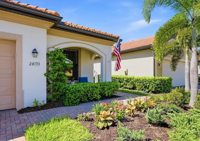 Photo 4 of Single family home for sale at 24193 Spartina Dr, Venice, FL 34293 | MLS# N6145976 | Listing updated on 2026-10-17