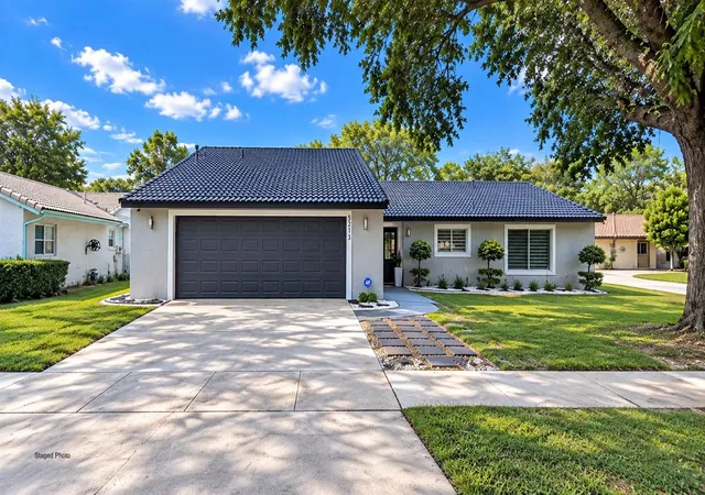 Photo 1 of Single family home for sale at 5213 Wildflower Rd, Orlando, FL 32821 | MLS# O6445765 | Listing updated on 2026-10-04