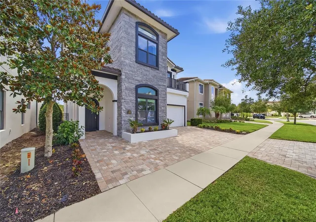 Photo 2 of Mansion for sale at 1051 Jack Nicklaus Ct, Kissimmee, FL 34747 | MLS# O6445767 | Listing updated on 2026-10-01