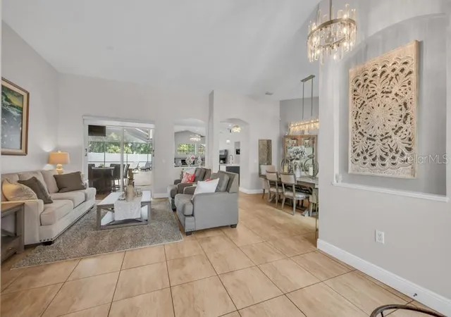Photo 4 of Single family home for sale at 1001 Split Silk St, Valrico, FL 33594 | MLS# TB8553116 | Listing updated on 2026-10-06