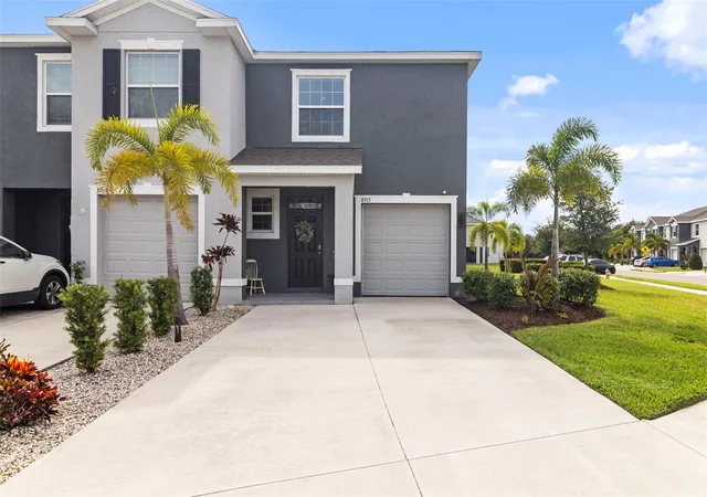 Photo 1 of Townhouse for sale at 8915 Milestone Dr, Sarasota, FL 34238 | MLS# N6145977 | Listing updated on 2026-10-01