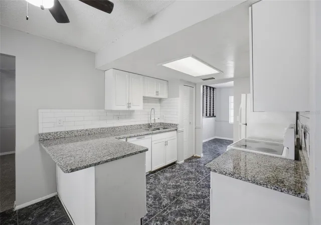 Photo 4 of Single family home for sale at 721 Greenleaf Ln, Lake Wales, FL 33853 | MLS# TB8553125 | Listing updated on 2026-10-01