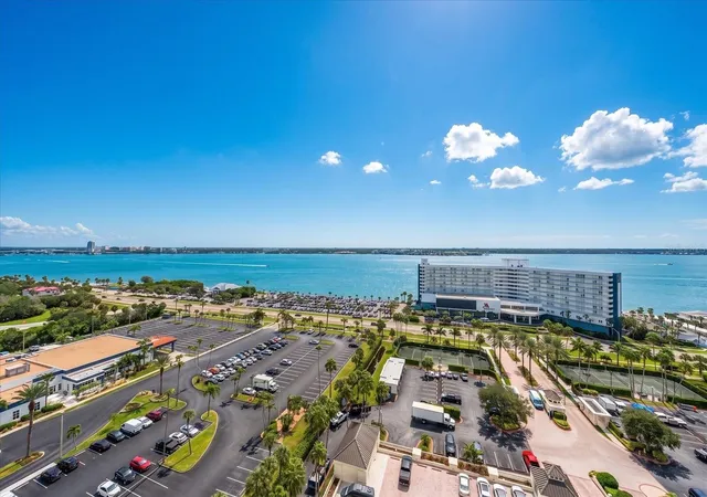 Photo 4 of Condo for sale at 1170 Gulf Blvd #1605, Clearwater Beach, FL 33767 | MLS# TB8553126 | Listing updated on 2026-10-03