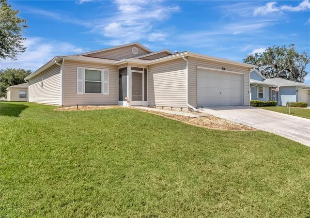 Photo 3 of Single family home for sale at 911 Grand Vista Trl, Leesburg, FL 34748 | MLS# G5118392 | Listing updated on 2026-10-02