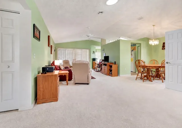 Photo 3 of Single family home for sale at 911 Grand Vista Trl, Leesburg, FL 34748 | MLS# G5118392 | Listing updated on 2026-10-02
