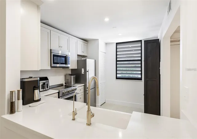 Photo 4 of Condo for sale at 303 Springdale Dr #303, Bradenton, FL 34210 | MLS# A4707787 | Listing updated on 2026-10-09