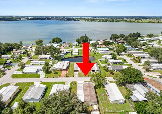 Photo 2 of Manufactured home for sale at 2082 Thelma Dr, Lake Alfred, FL 33850 | MLS# L4965425 | Listing updated on 2026-09-30