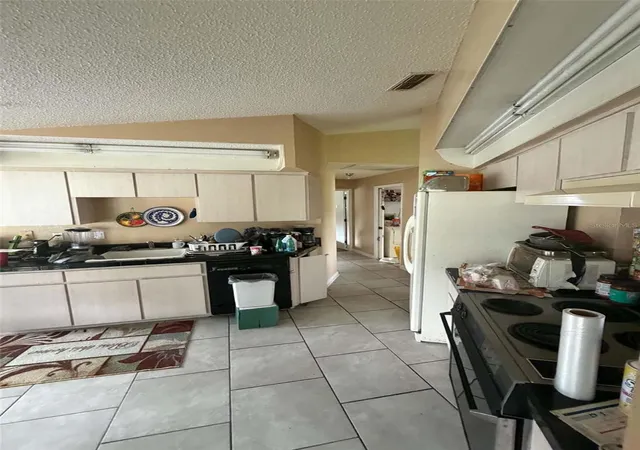Photo 3 of Single family home for sale at 7230 Toledo Rd, Spring Hill, FL 34606 | MLS# A4707789 | Listing updated on 2026-09-30