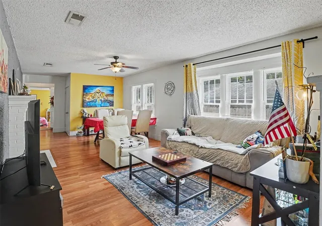 Photo 4 of Single family home for sale at 313 Lucile Way, Orlando, FL 32835 | MLS# O6445798 | Listing updated on 2026-10-07